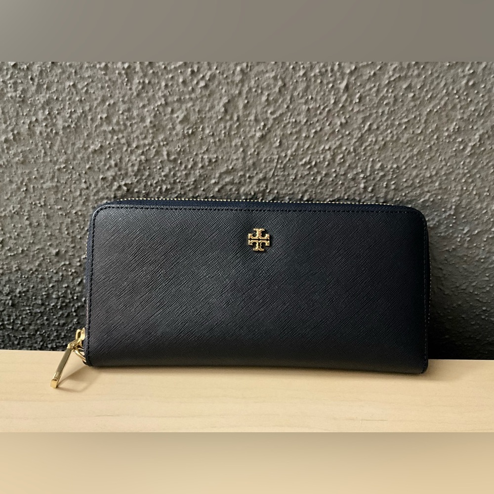 Tory Burch Navy Zip Wallet